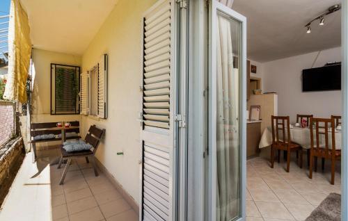 Stunning Apartment In Split With Wifi