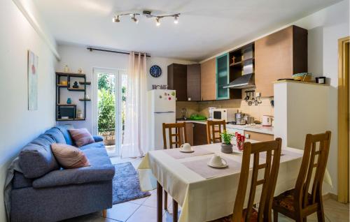 Stunning Apartment In Split With Wifi