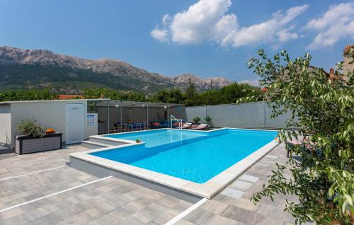 Cozy Apartment In Draga Bascanska