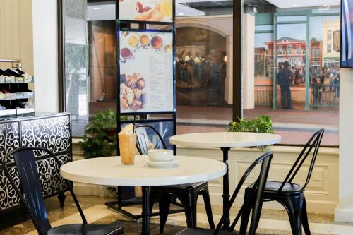 Holiday Inn New Orleans-Downtown Superdome, an IHG Hotel Image