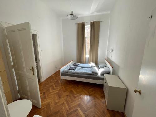 Erkel Apartment 1081 Budapest, II. János Pál pápa tér kép - 3