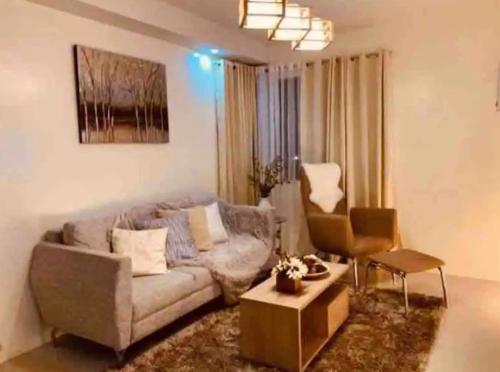Χώρος καθιστικού στο Cozy and spacious executive condo