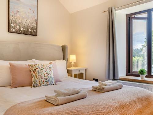 Ένα ή περισσότερα κρεβάτια σε δωμάτιο στο 2 Bed in Bradwell 94552