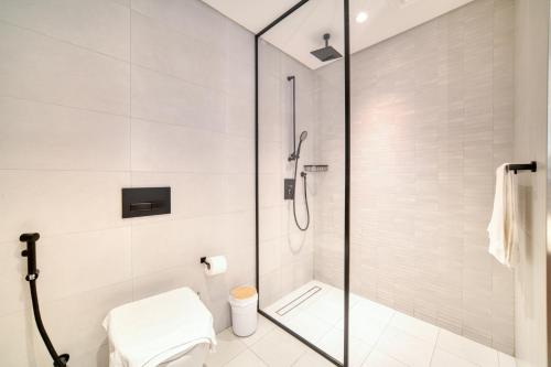 Luxury Studios with Burj Khalifa View - Marquise Square Towerにあるバスルーム