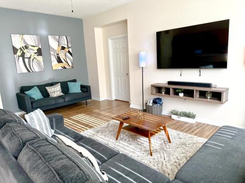 Charming family retreat with Pool & Amenities Disney & top Attractions photo 66