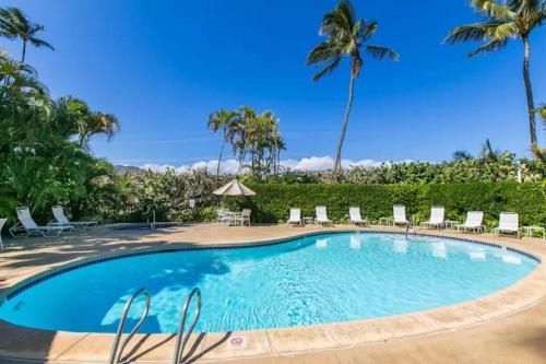 La alberca dentro o cerca de OCEANVIEW Condo in Kapa'a FULLY remodeled 1bd and 1ba