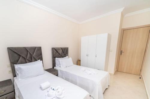 Postel nebo postele na pokoji v ubytování Top Rated! Modern, comfy, calm appartement