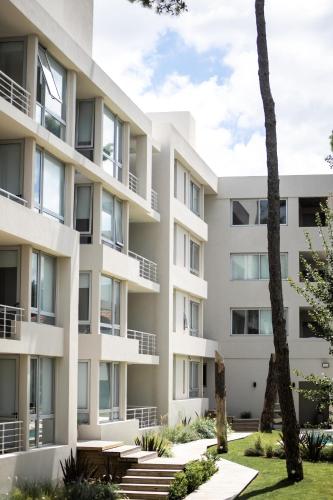 an image of an apartment building at Carilo Vista in Carilo
