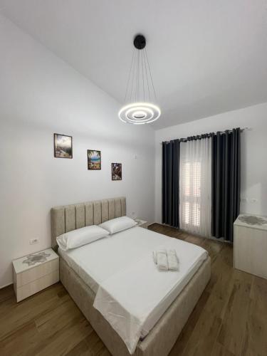 Fotografie z fotogalerie ubytování Hilltop Suites v destinaci (( Fier-Çifçi ))