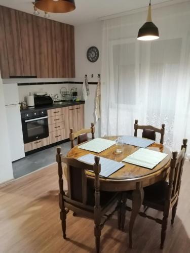 Køkken eller tekøkken på RUŽA Apartment