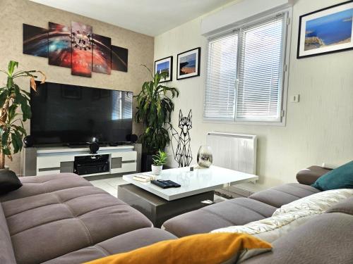 Maison très bien équipée avec piscine et au calme