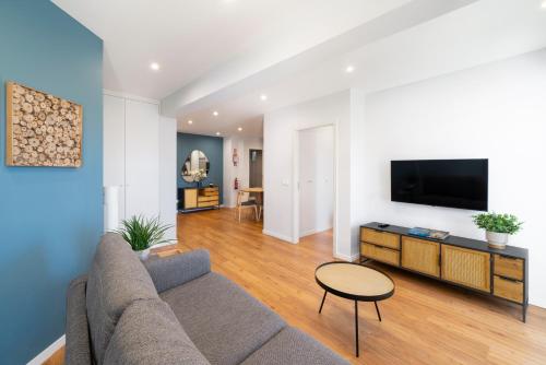 Atlantic Blue 1 - central and with garage