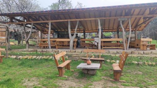 Κήπος έξω από το Ecopark Sadzhaka