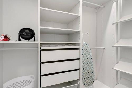 Φωτογραφία από το άλμπουμ του Charming 3-Bedroom Home l 5 mins to AA Arena σε Ντάλας