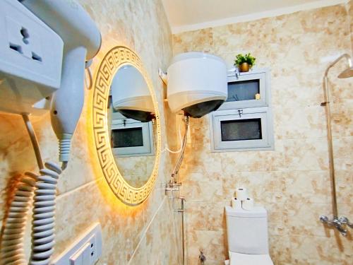 Ванная комната в Garden City Apartment in Downtown Cairo