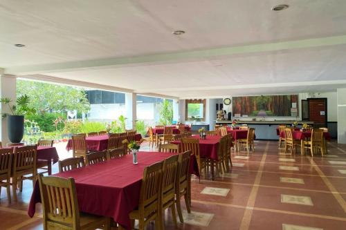 Restaurace v ubytování The Ranch Resort Cebu powered by Cocotel
