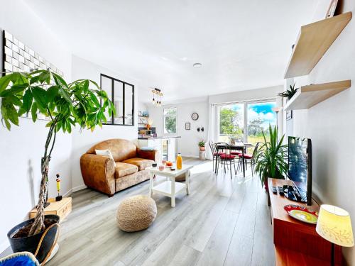 Le Costour beau T3 avec balcon et vue verdoyante