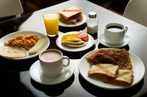 Jídlo v hotelu nebo okolí