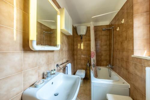 Ένα μπάνιο στο Fienile