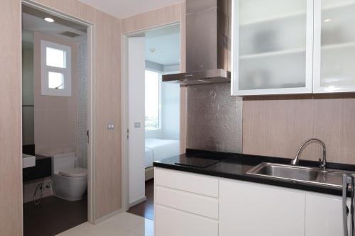 Koupelna v ubytování Movenpick Luxury Residence Pattaya-by Noah