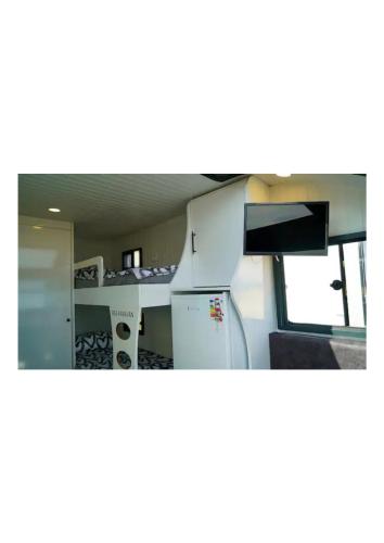 Dapur atau dapur kecil di HUZURLU BİR TATİl - CARAVAN SERENITY