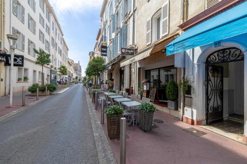 Beautiful apartment, next to Croisette Gray Albion