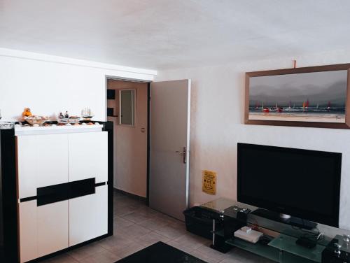 Grand appartement proche port et plages, 6 à 8 pers, 3 chambres, climatisé photo 19