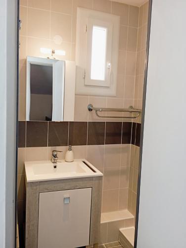 Grand appartement proche port et plages, 6 à 8 pers, 3 chambres, climatisé photo 24