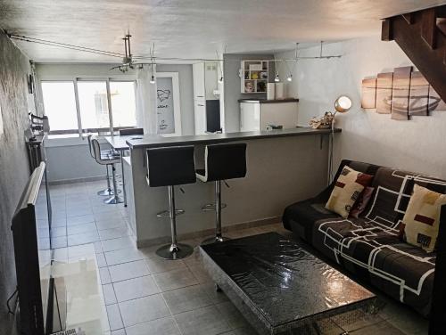 Grand appartement proche port et plages, 6 à 8 pers, 3 chambres, climatisé photo 17