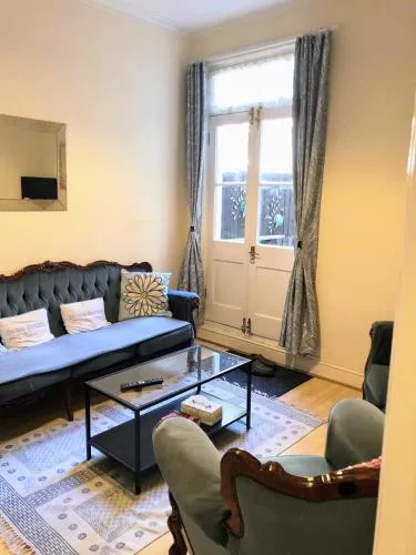 Spacious West London 2 Bedroom Apartment photo 15