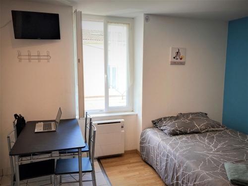 Photo de la galerie de l'établissement Studio double 8 avec WIFI, à Limoges