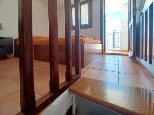 Кровать или кровати в номере Skyros BnB Little Horse in Skyros Town