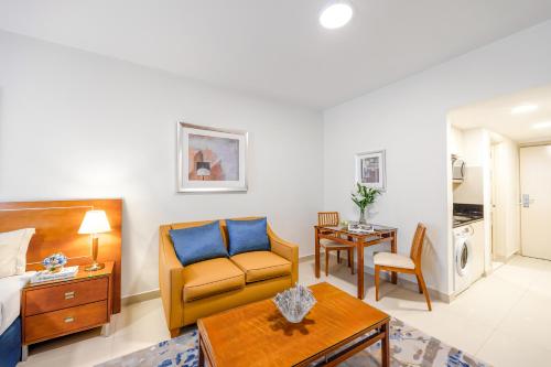 Χώρος καθιστικού στο Golden Sands Hotel Apartments