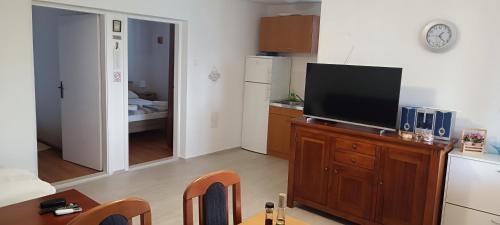 Et tv og/eller underholdning på Maslina Home