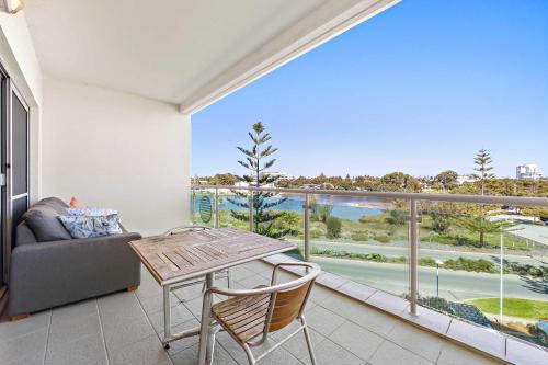 Μπαλκόνι ή βεράντα στο Mandurah Resort by the Beach