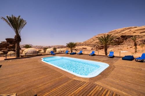 Πισίνα στο ή κοντά στο Palmera Camp Wadi Rum
