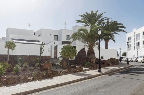 Apartment Urban Chill Private Pool Corralejo by Holidays Home