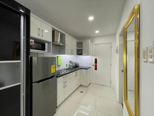 Dapur atau dapur kecil di Studio at Kandi Palace near Walking street