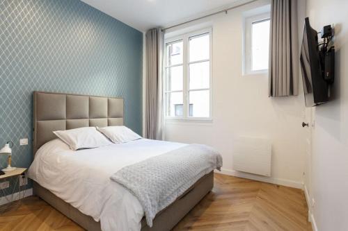 Renovated spacious Parisian apt near la Madeleine