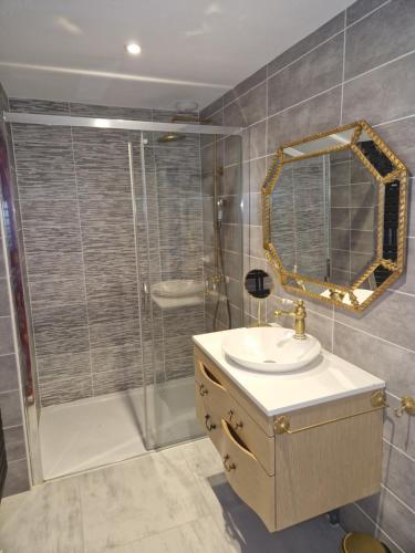 Ένα μπάνιο στο Chambre d'Hôtes de Charme