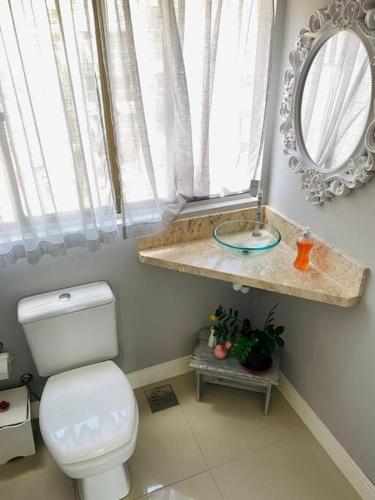 Bilik mandi di Linda Cobertura duplex na rua 261, excelente localização