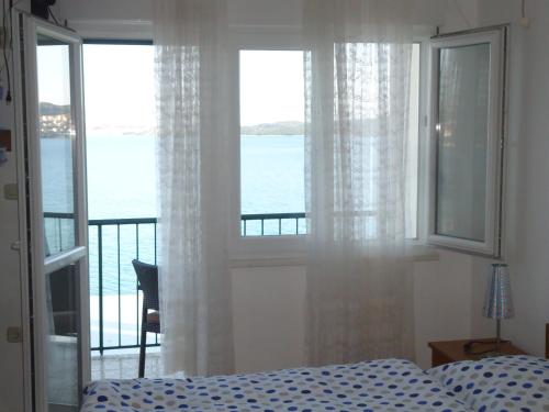 BEACHFRONT HOME - Wake Up to The Sea - House Sisko