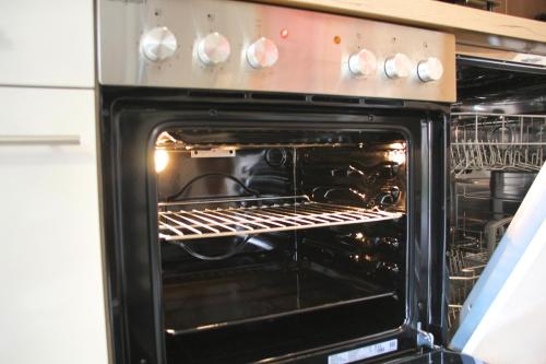Dapur atau dapur kecil di Interlaken 20min mit privater Quelle