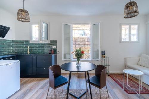Photo de la galerie de l'établissement Studio avec terrasse proche Panier, à Marseille