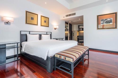 Кровать или кровати в номере Luxe Residence