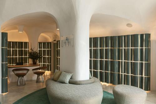 Posezení v ubytování Romazzino, A Belmond Hotel, Costa Smeralda