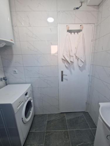 Ein Badezimmer in der Unterkunft Apartman Mamut