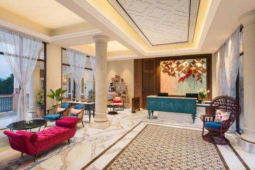 Zona de estar de Pilibhit House, Haridwar – IHCL SeleQtions