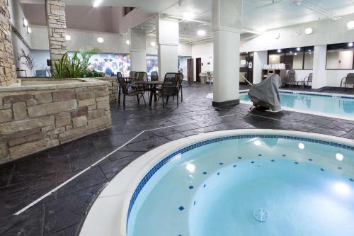 Drury Inn and Suites St Louis Union Station Image