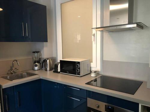 Newly renovated spacious apartment in Montorgeuil area photo 13